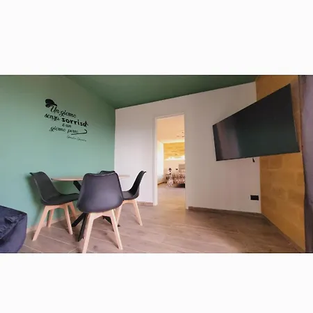 Apartment In Affitto Per Intero Ad *